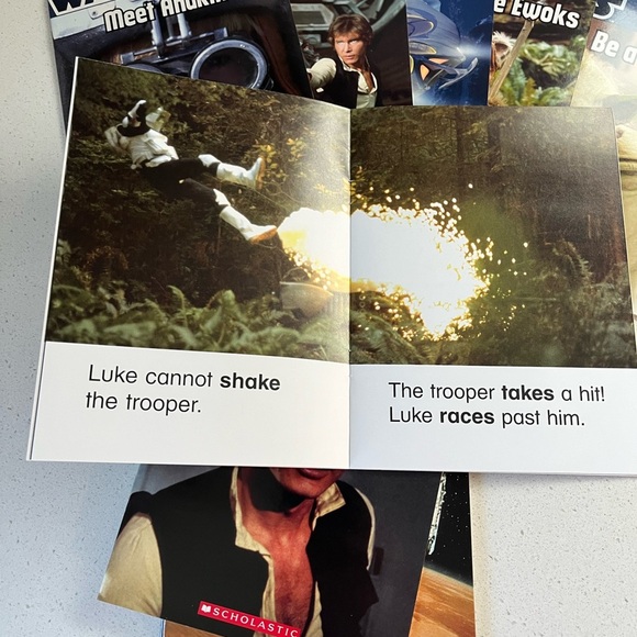 Star Wars Boxed Set of Phonics Readers - Picture 2 of 10